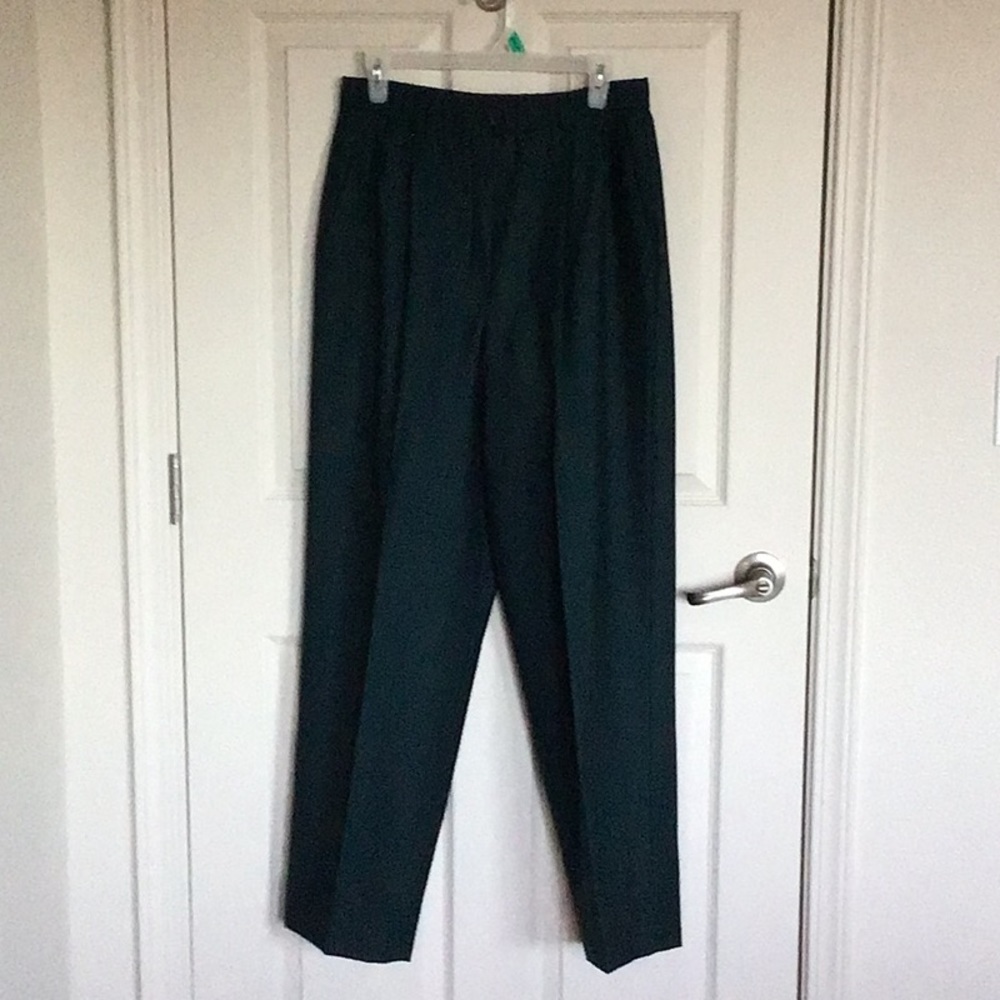Women’s Pendleton forest green pleated slacks 100% wool, size 14
